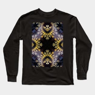 Pattern of gold star-shaped baroque crown Long Sleeve T-Shirt